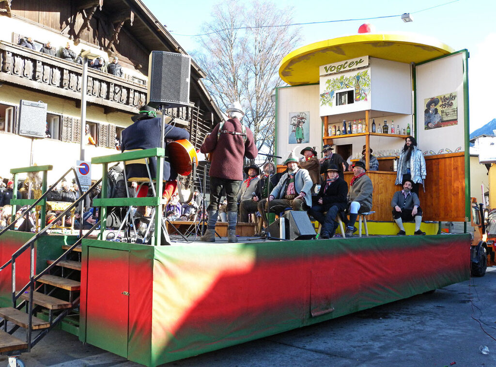 2015 Futterhäuschen